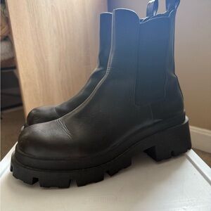 Zara Black Chunky Chelsea Boots